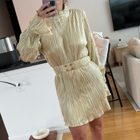 Gold long sleeve mini dress - Picture 1 of 3